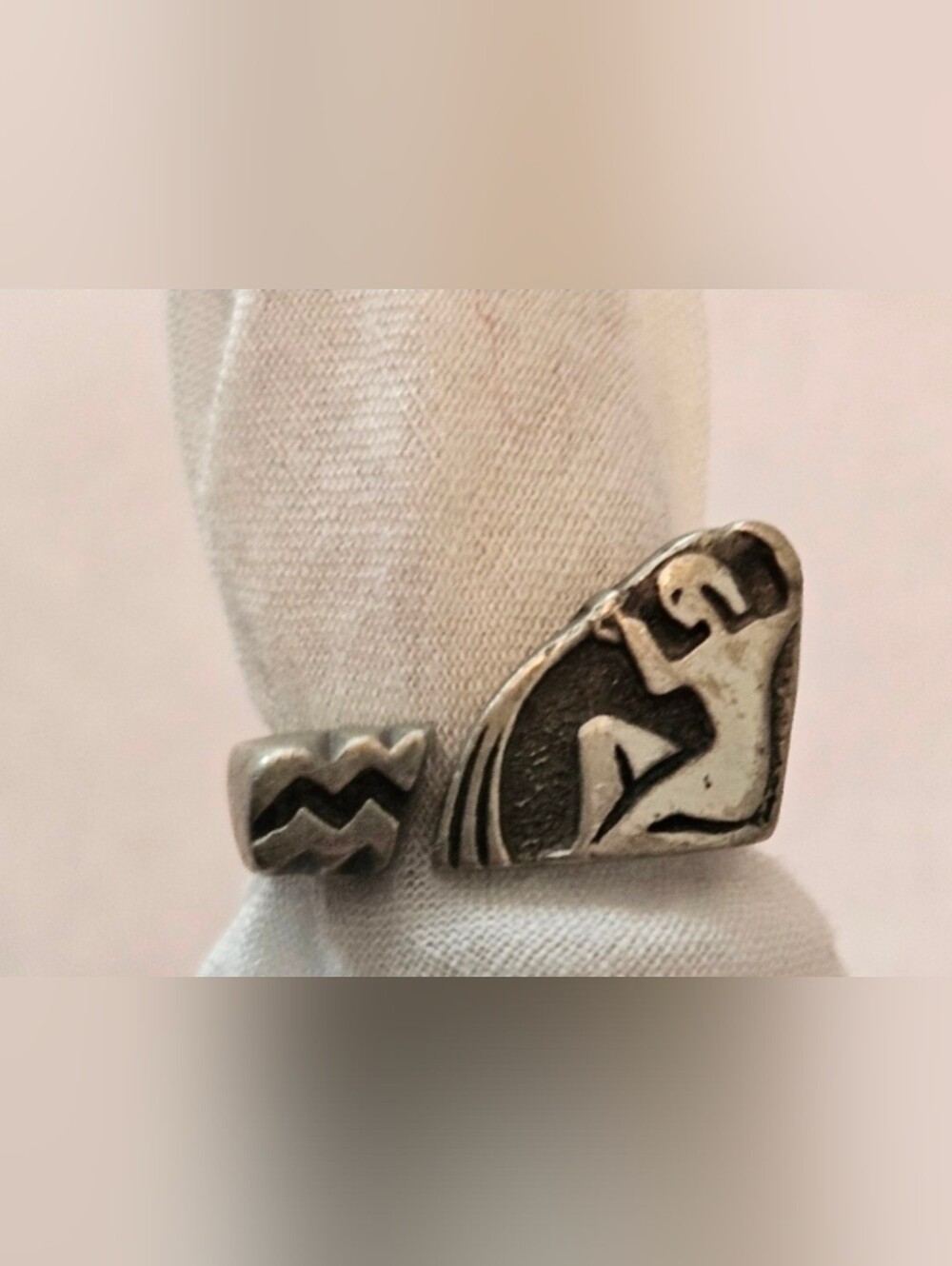 70's Aquarius Zodiac Water Bearer Expandable Pewter Ring Vintage Rare